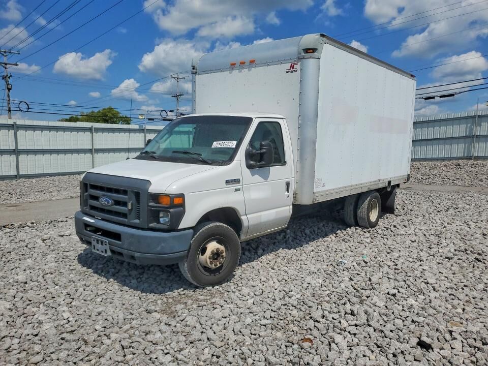 2013 FORD E-350