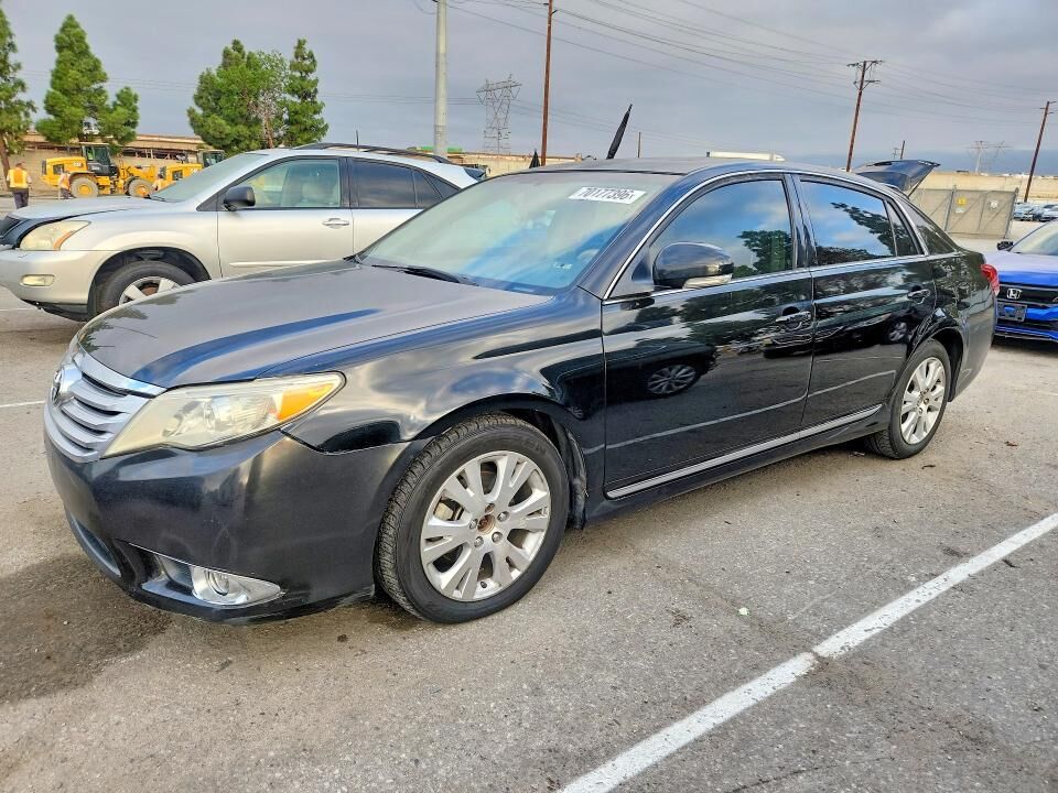 2011 TOYOTA Avalon