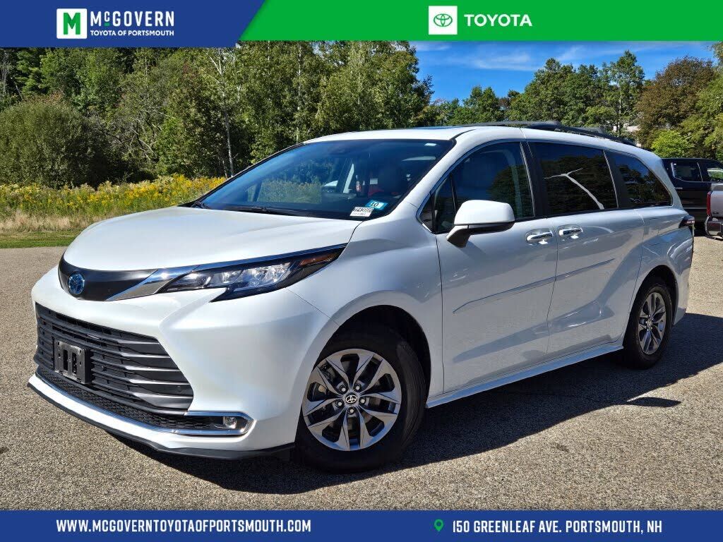 2023 TOYOTA Sienna