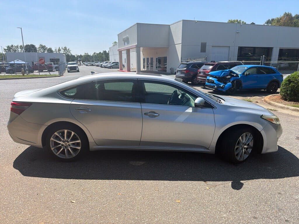 2013 TOYOTA Avalon
