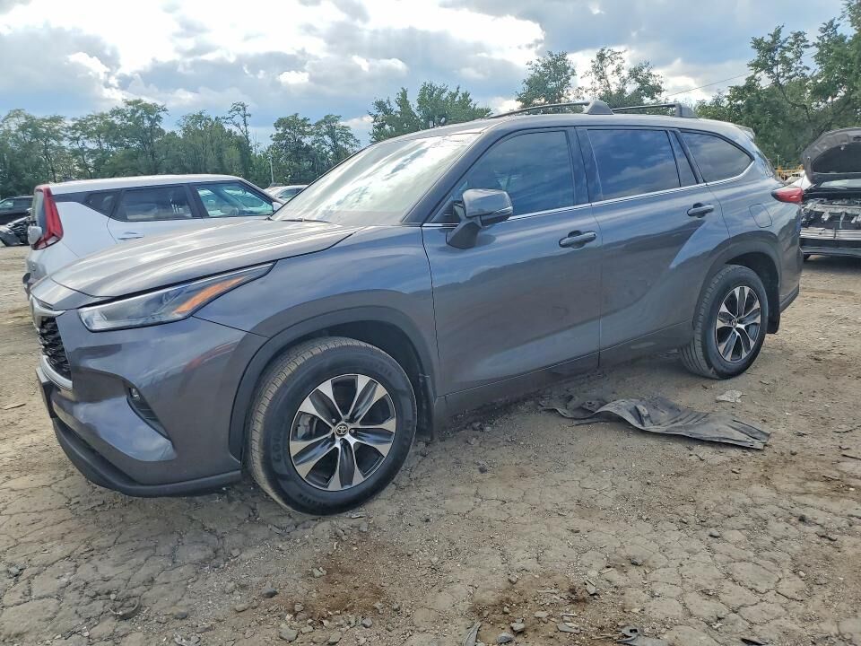 2022 TOYOTA Highlander