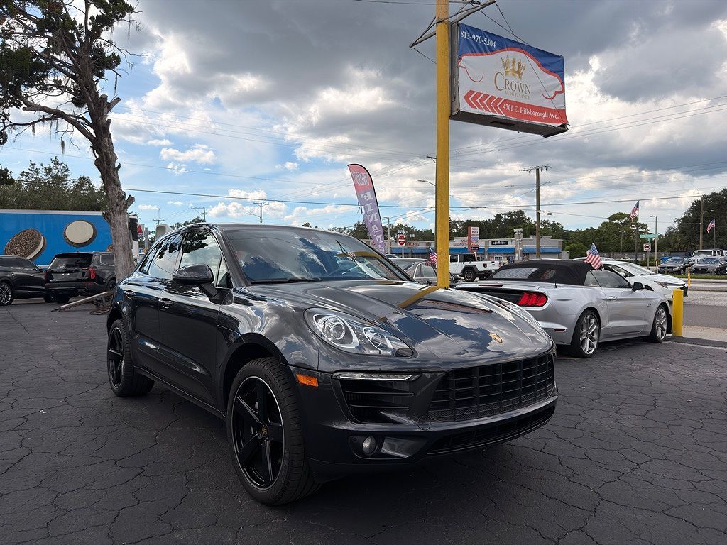 2018 PORSCHE Macan
