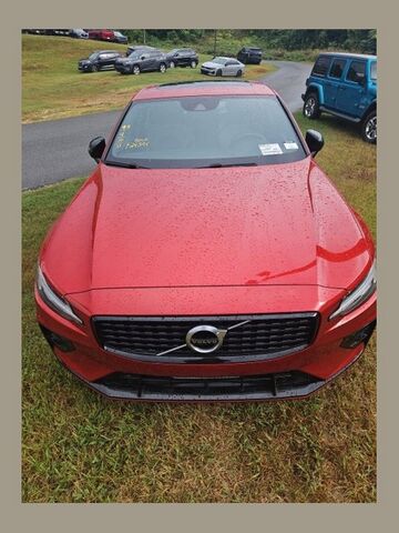 2021 VOLVO S60