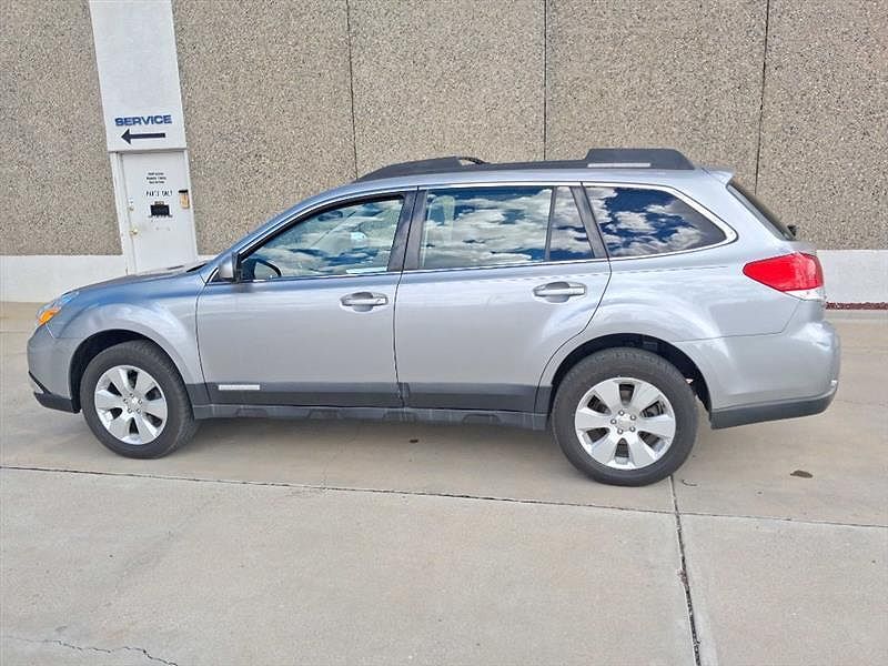 2011 SUBARU Outback