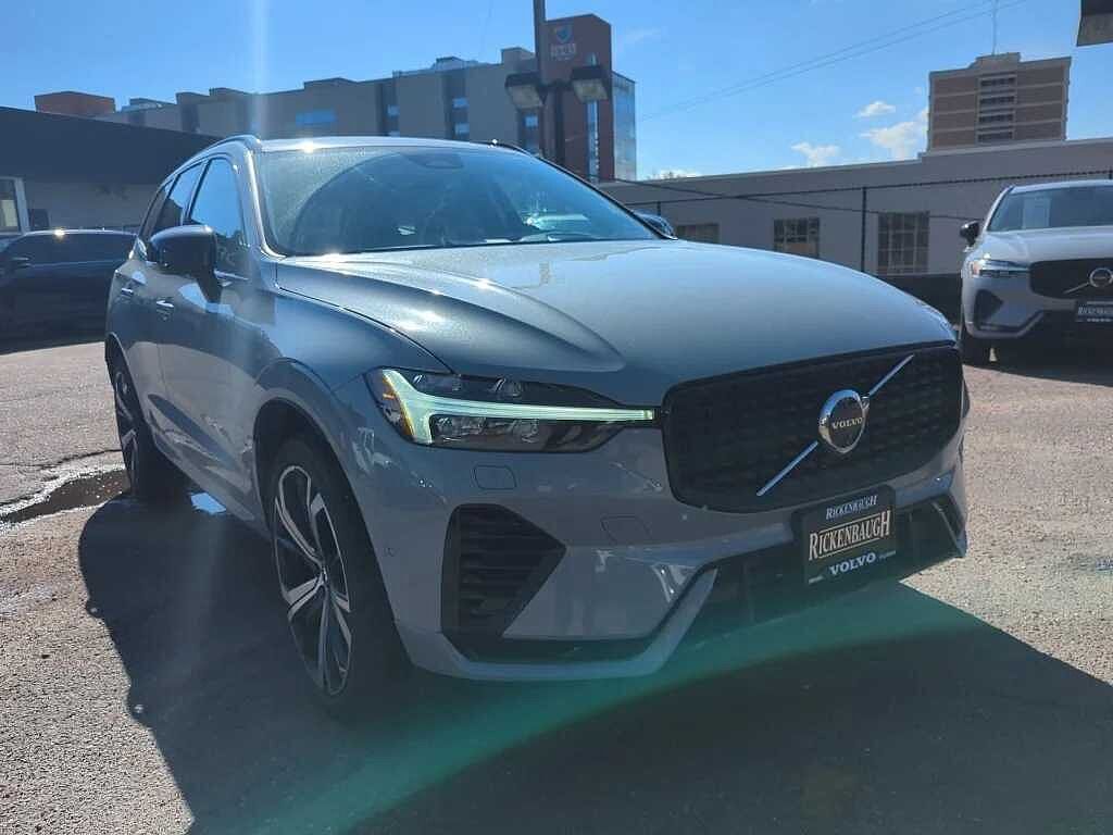 2025 VOLVO XC60
