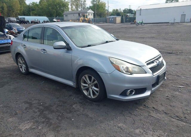 2013 SUBARU Legacy