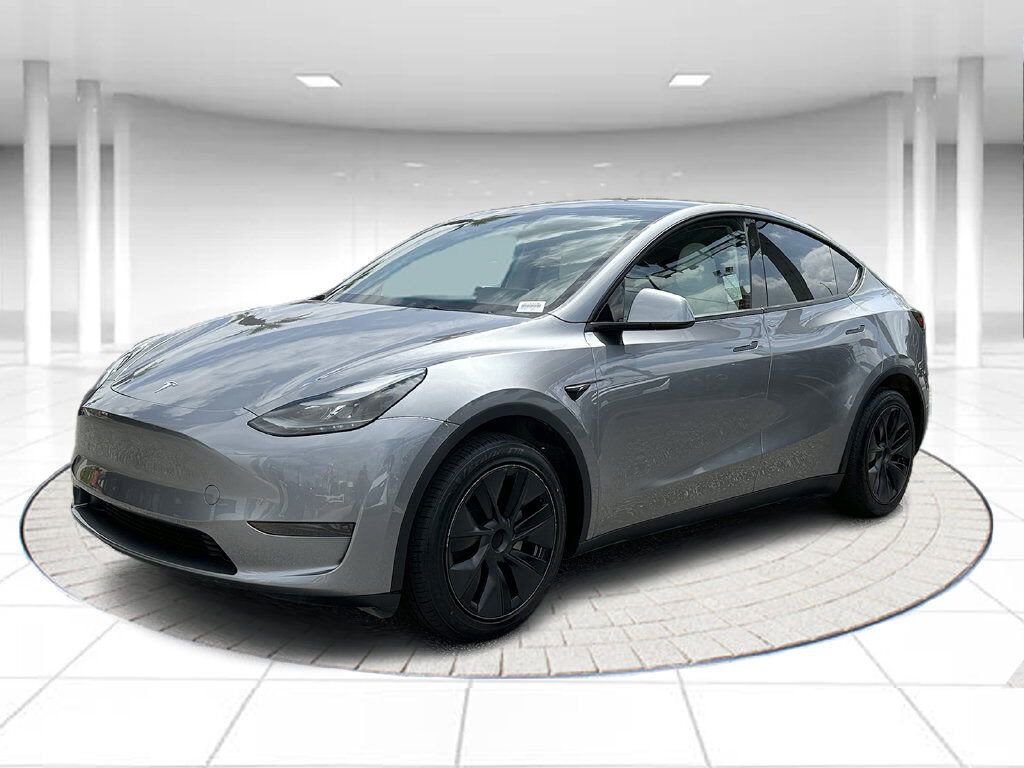 2025 TESLA Model Y