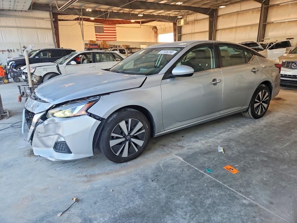 2022 NISSAN Altima