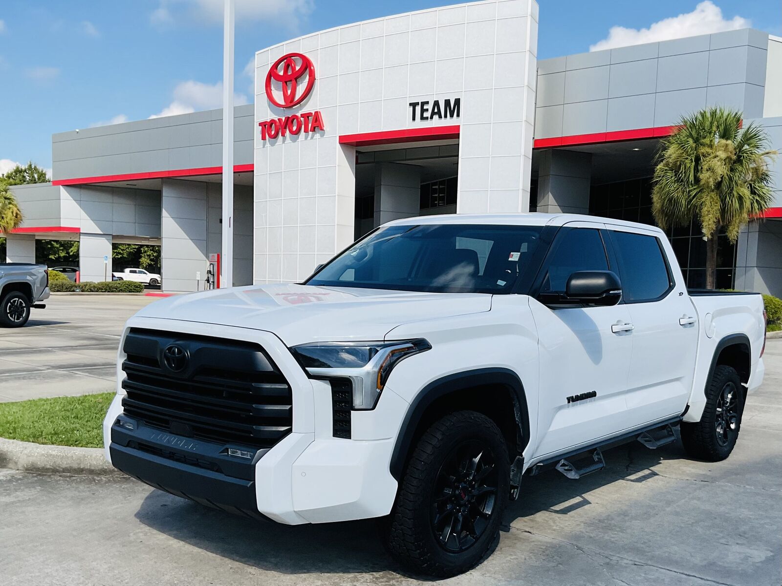 2024 TOYOTA Tundra