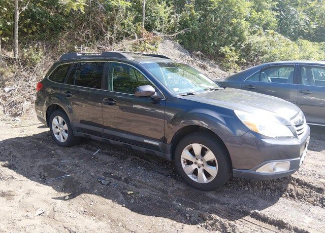 2011 SUBARU Outback