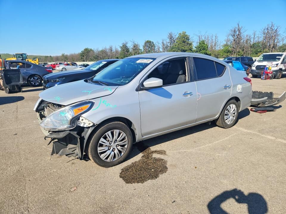 2019 NISSAN Versa