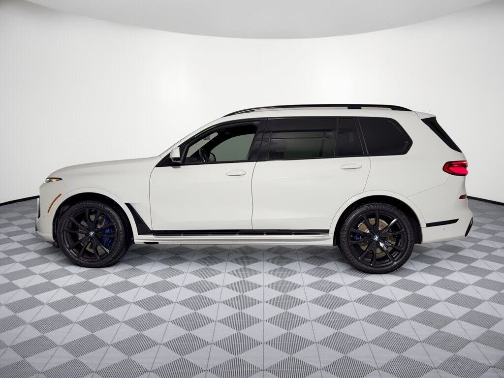 2023 BMW X7