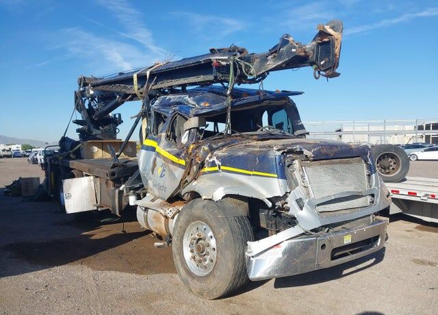 2008 FREIGHTLINER M2