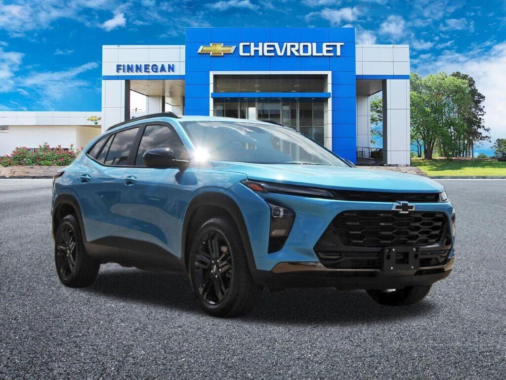 2025 CHEVROLET Trax