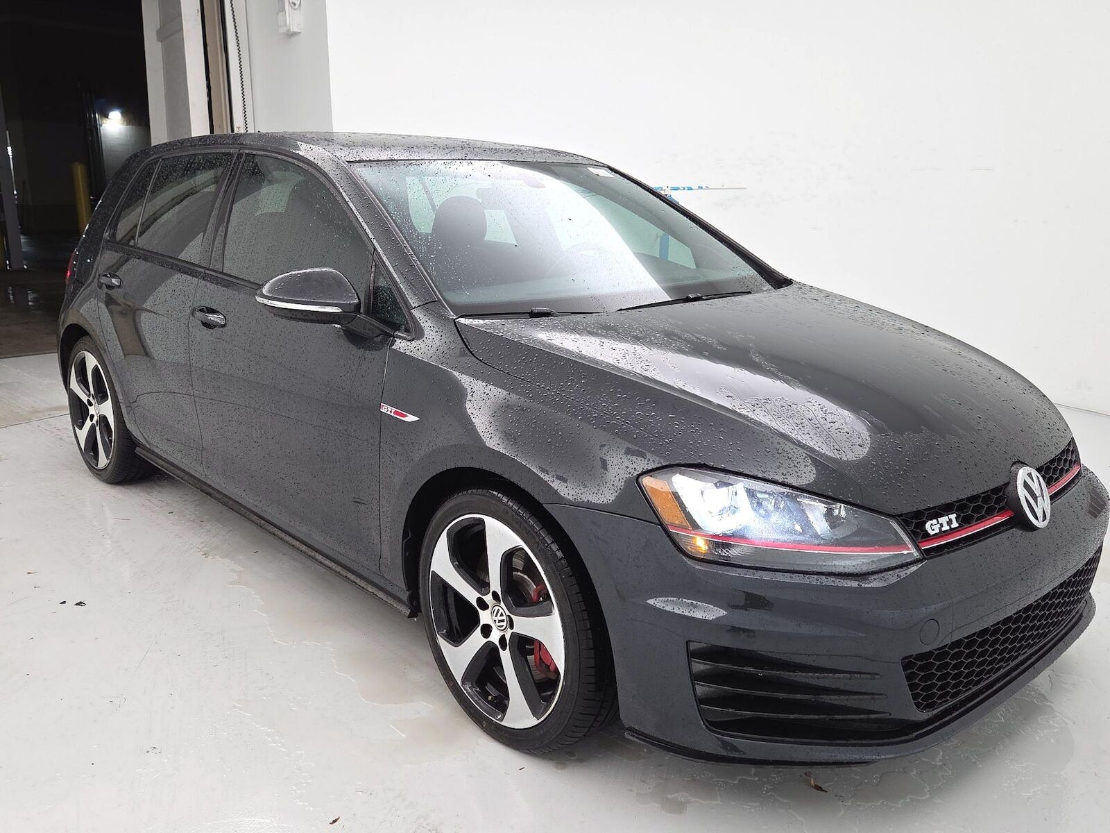 2017 VOLKSWAGEN Golf GTI