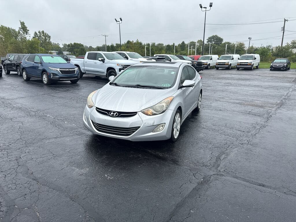 2012 HYUNDAI Elantra