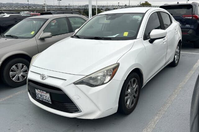 2018 TOYOTA Yaris