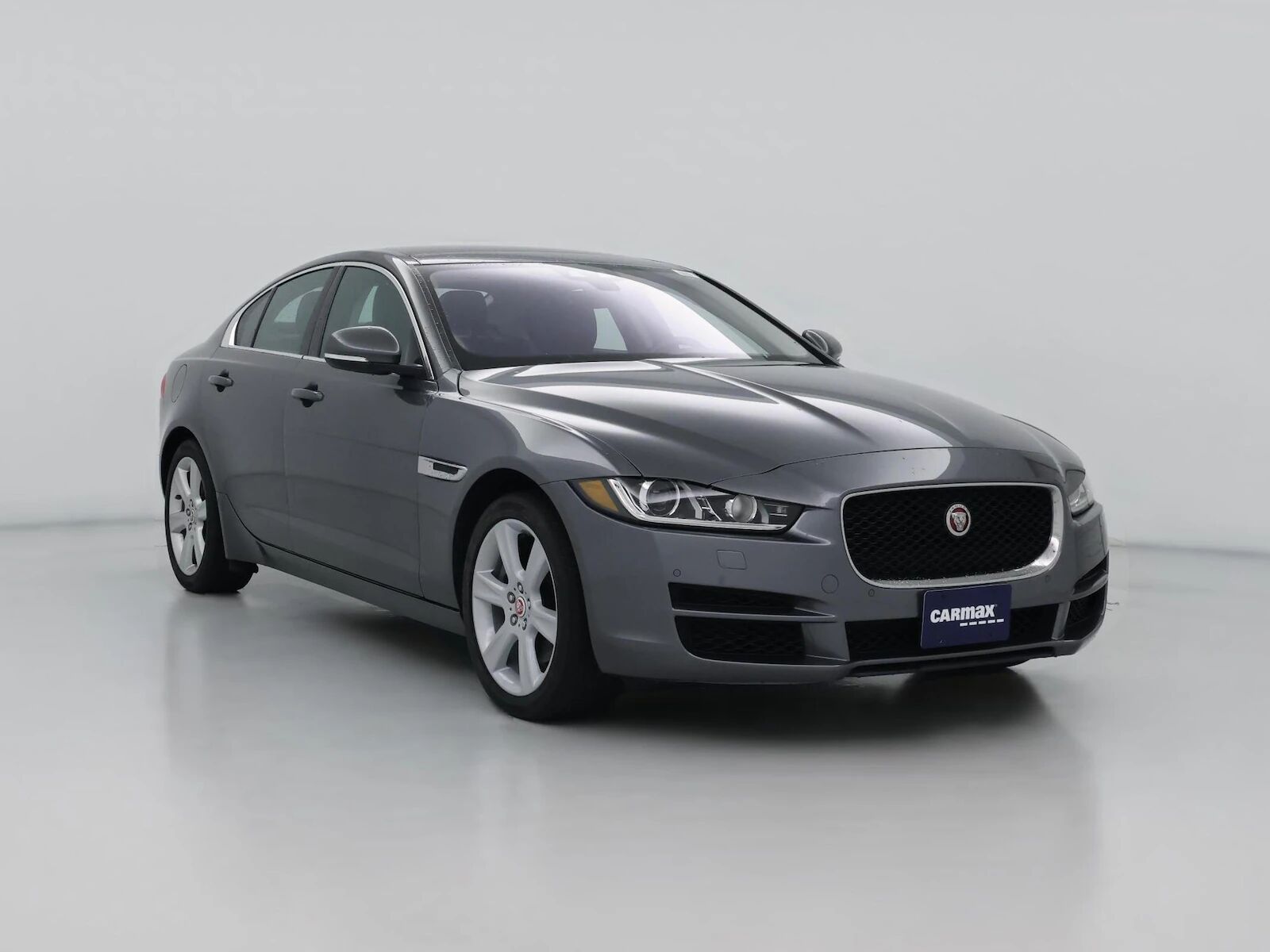 2019 JAGUAR XE
