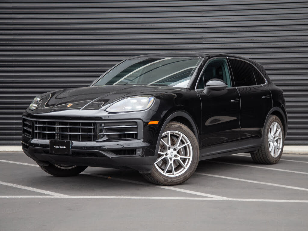 2024 PORSCHE Cayenne