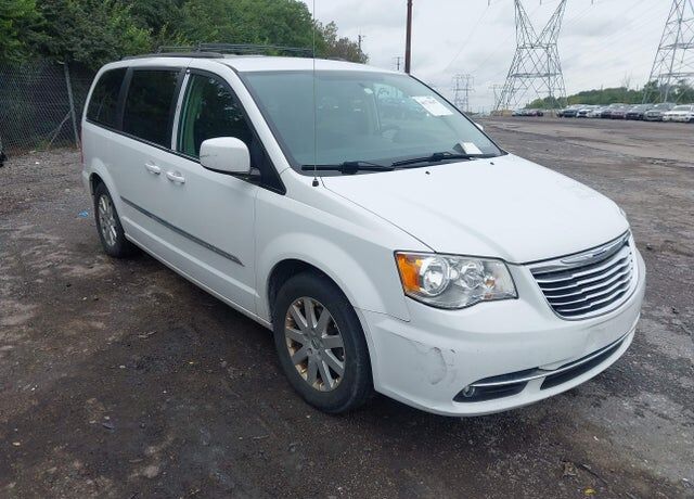 2015 CHRYSLER Town and Country