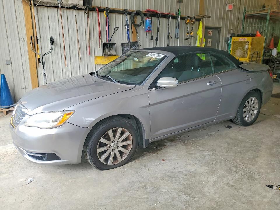 2013 CHRYSLER 200