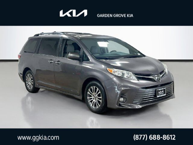2018 TOYOTA Sienna