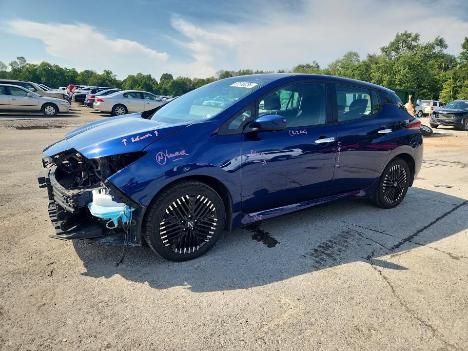 2023 NISSAN Leaf