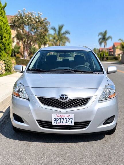 2012 TOYOTA Yaris