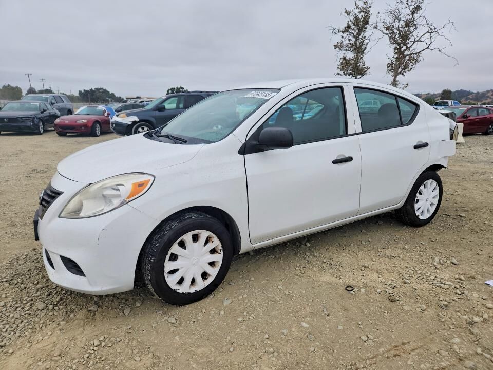 2014 NISSAN Versa