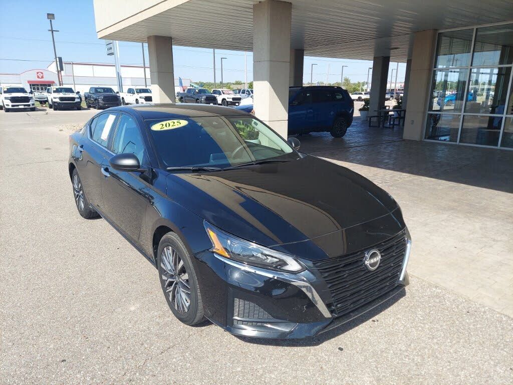 2025 NISSAN Altima