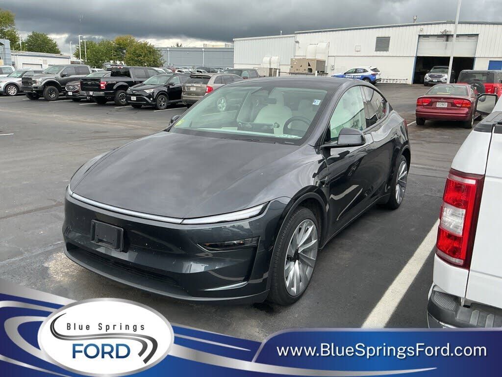 2026 TESLA Model Y