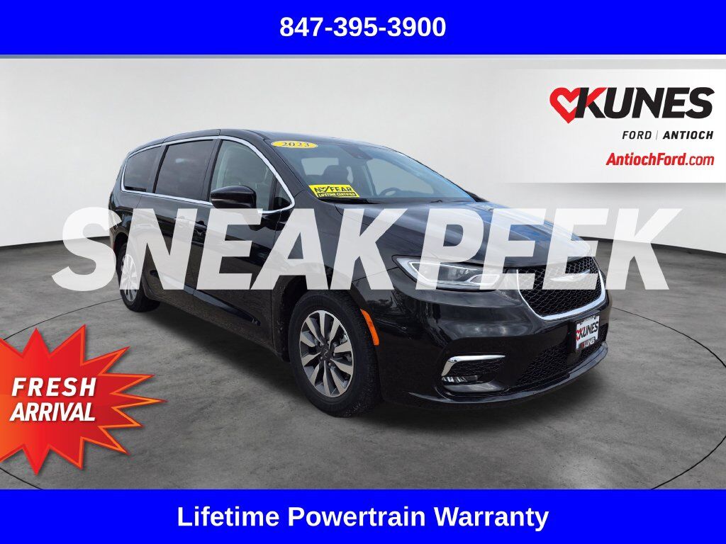 2023 CHRYSLER Pacifica