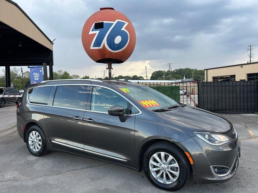 2019 CHRYSLER Pacifica