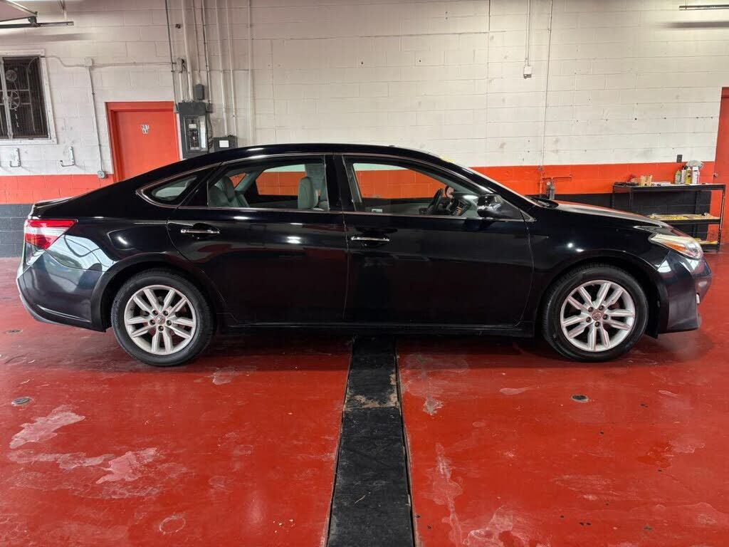 2014 TOYOTA Avalon