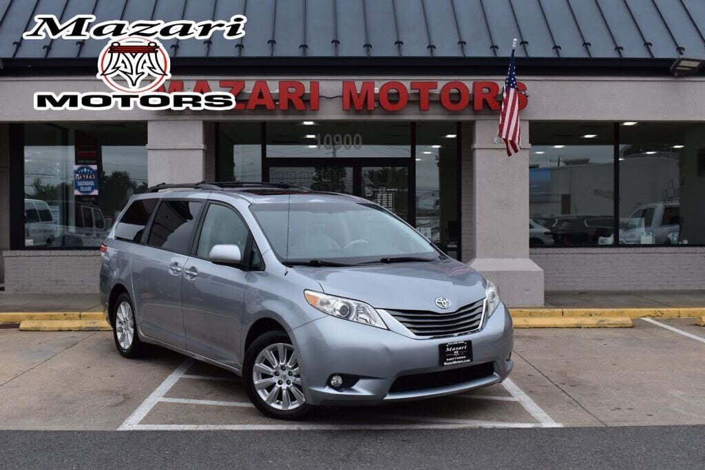 2012 TOYOTA Sienna
