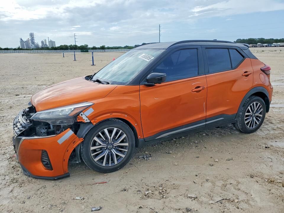 2021 NISSAN Kicks