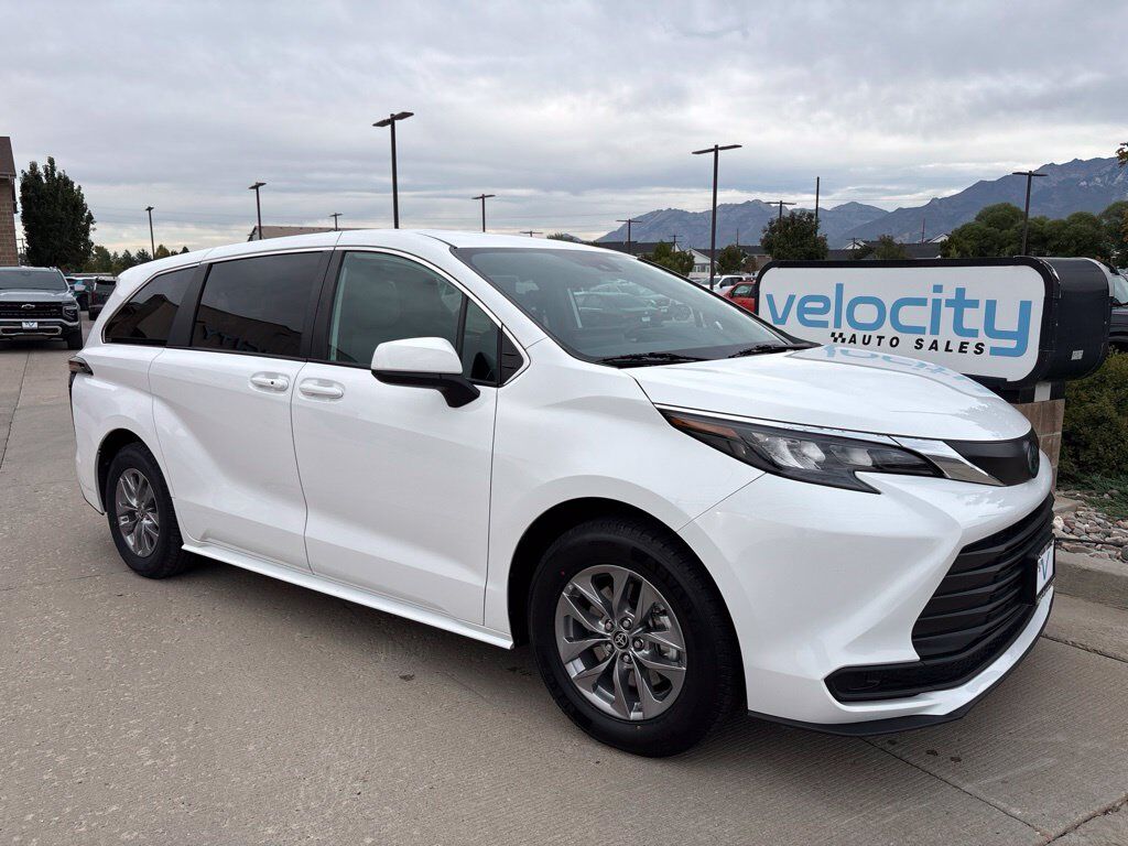 2025 TOYOTA Sienna