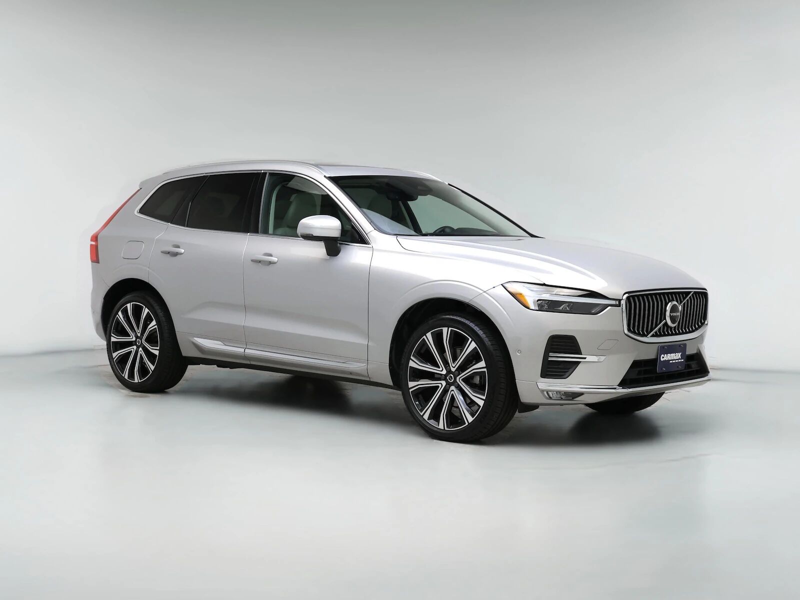 2023 VOLVO XC60