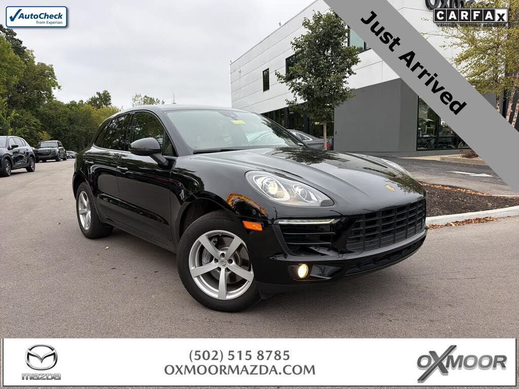 2018 PORSCHE Macan