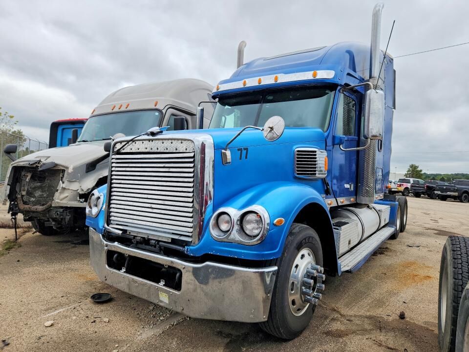 2016 FREIGHTLINER Coronado