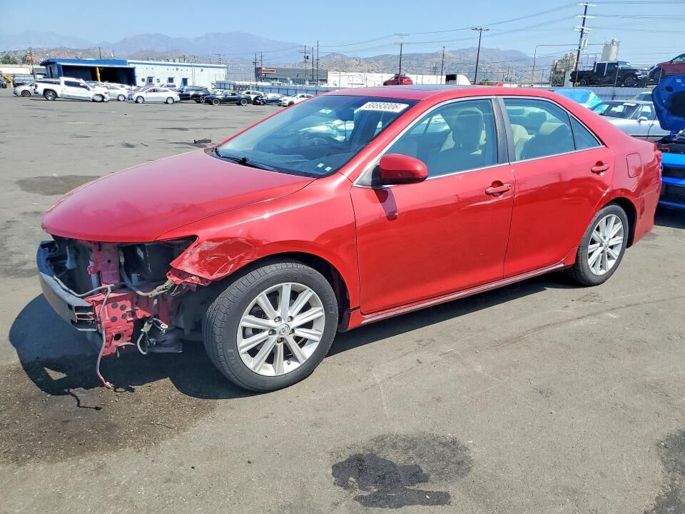 2014 TOYOTA Camry