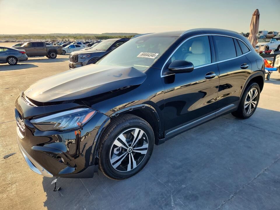 2026 MERCEDES-BENZ GLA-Class