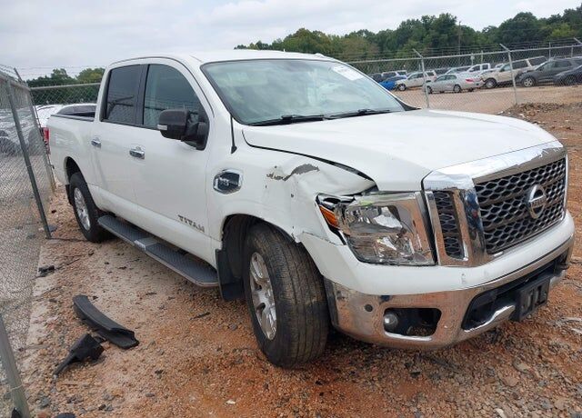 2017 NISSAN Titan