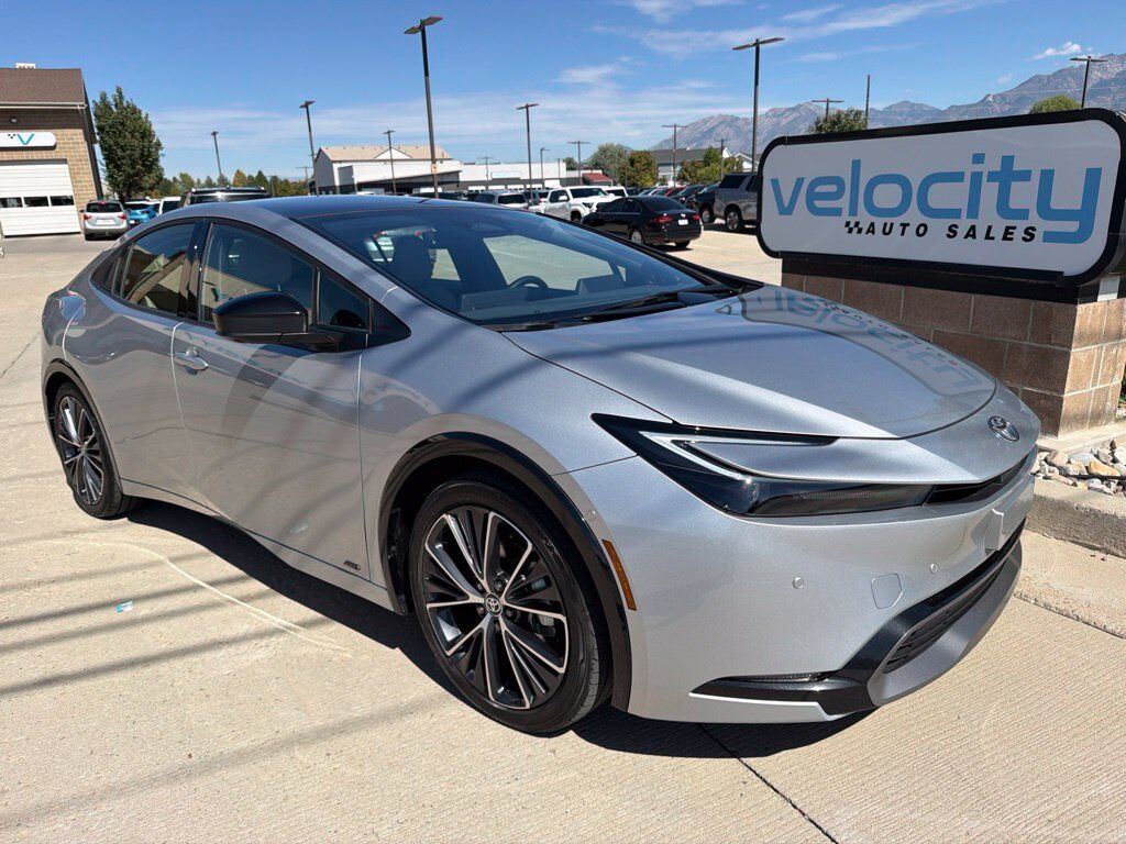 2024 TOYOTA PRIUS