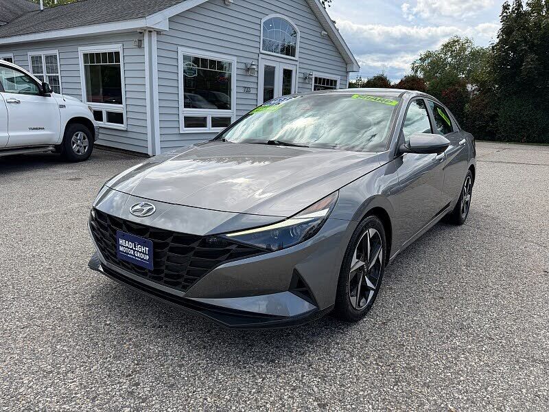 2023 HYUNDAI Elantra