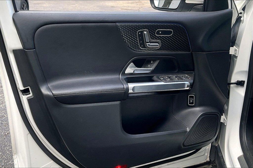 2025 Mercedes-Benz GLB-Class