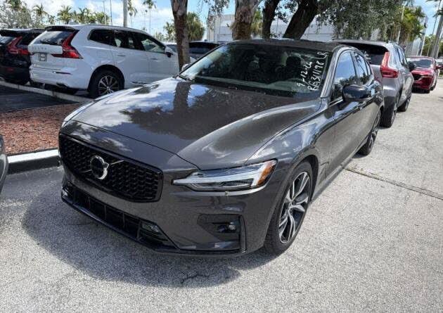 2024 VOLVO S60
