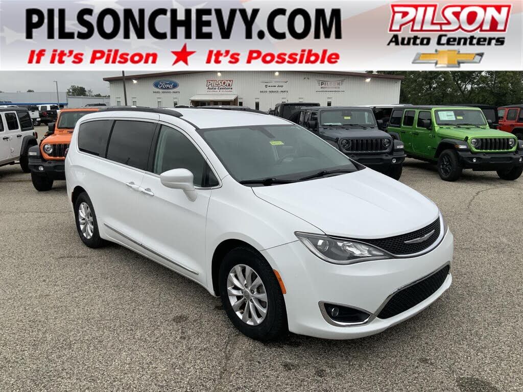 2017 CHRYSLER Pacifica