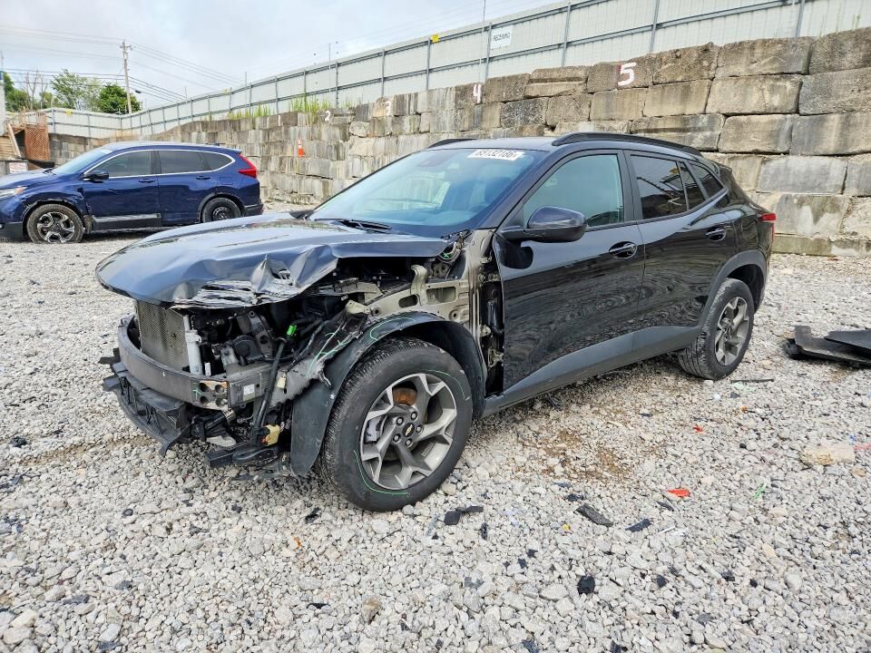 2025 CHEVROLET Trax