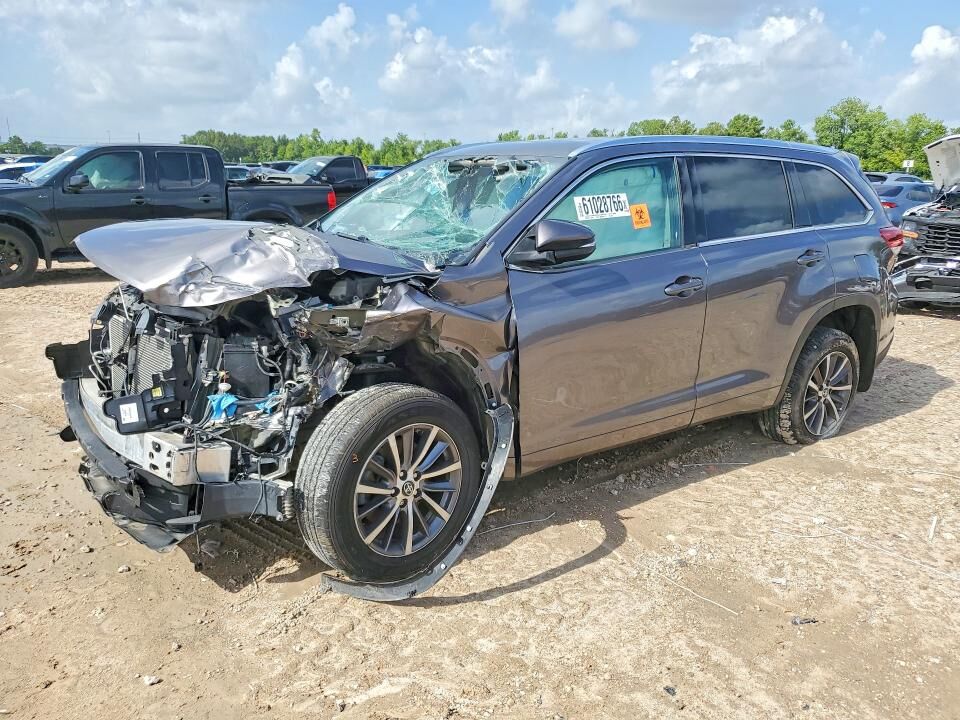 2018 TOYOTA Highlander